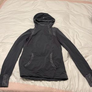 Lululemon sweatshirt size 4